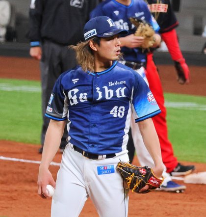 Tatsuya Imai in pitching action